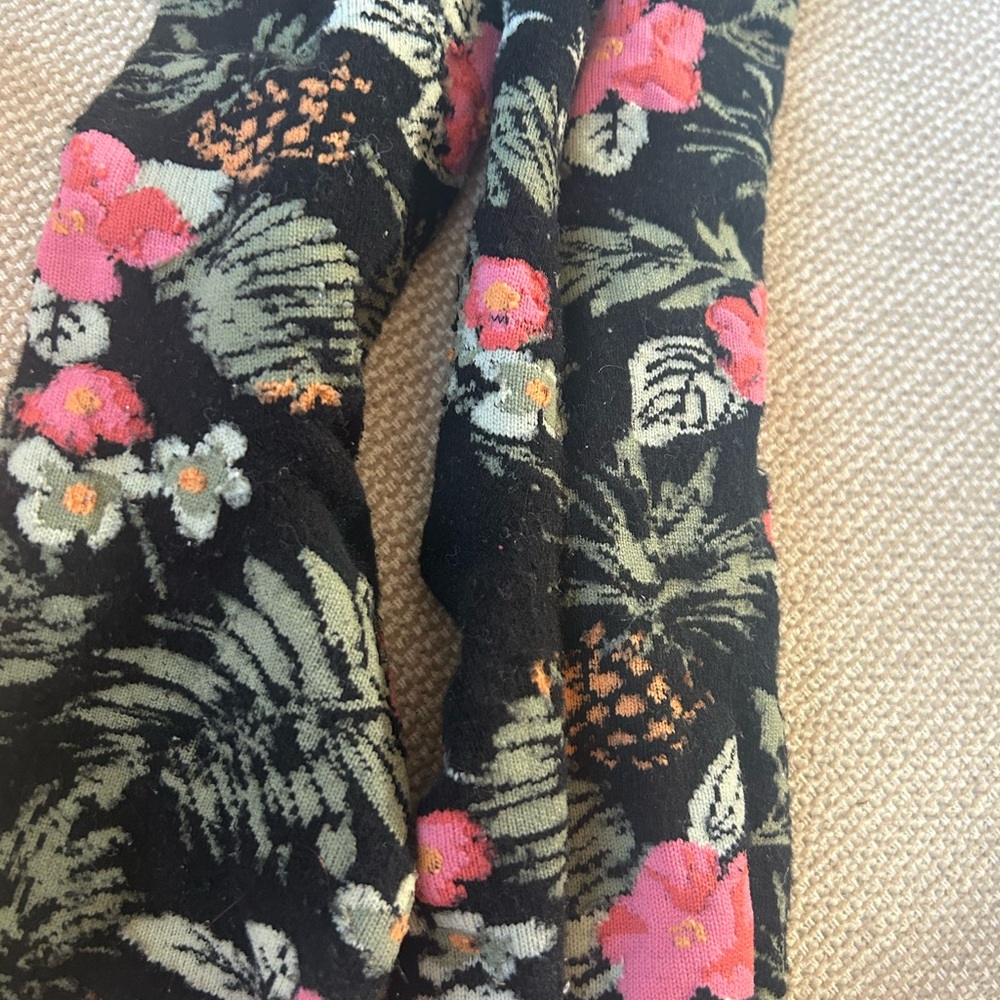 FLORAL socks! - Picture 7 of 7